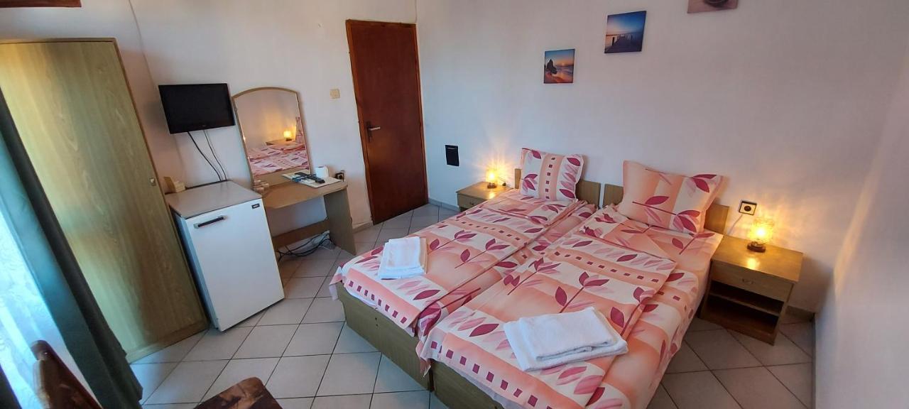 Guest House Nikolovi Lozenec Kültér fotó