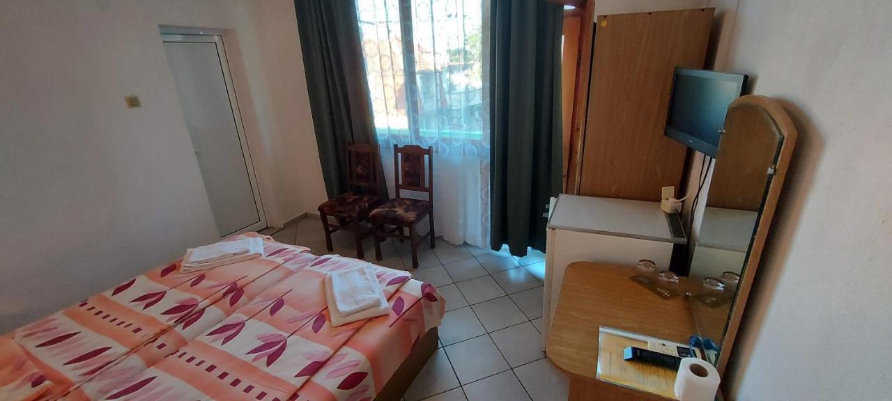 Guest House Nikolovi Lozenec Kültér fotó